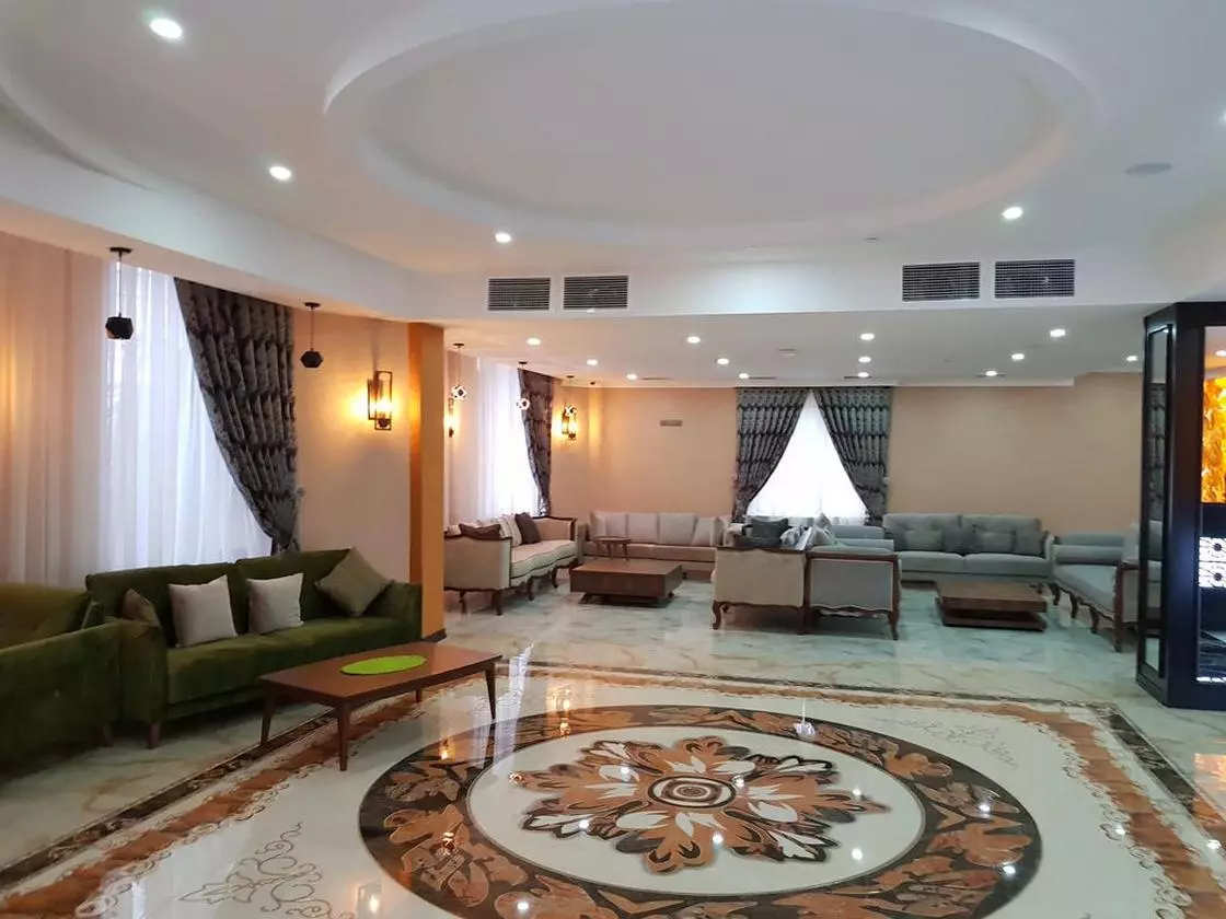 CORNICHE_SHABAVIZPARVAZ (2).jpg